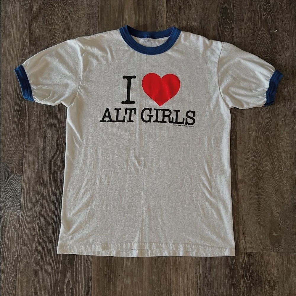I ❤️ ALT GIRLS Have a great day magazine
